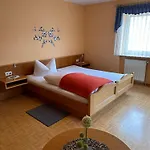 Gaestehaus Krone Мини-отель *