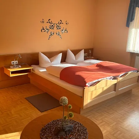 Herberg Gaestehaus Krone Holzkirchen (Wurzburg)