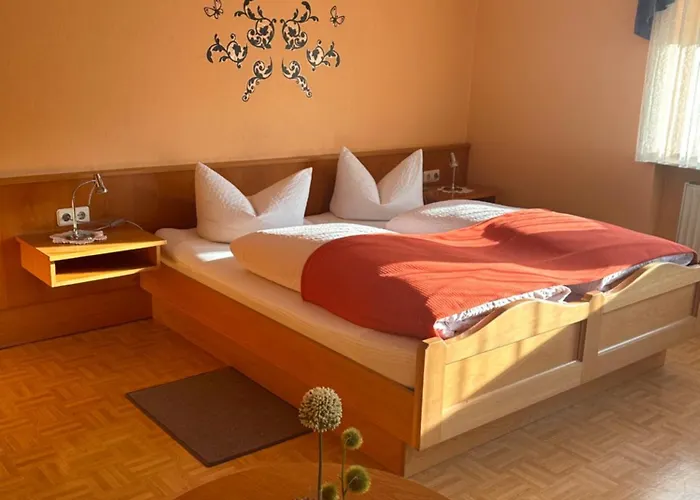 Herberg Gaestehaus Krone Holzkirchen (Wurzburg)